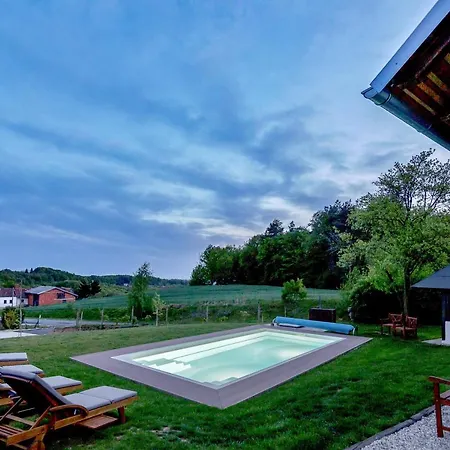 Apartmán Domacija Pri Momi Krizevci Exteriér fotografie