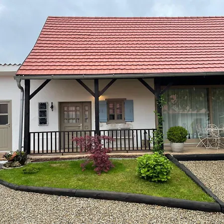 Apartmán Domacija Pri Momi Krizevci Exteriér fotografie